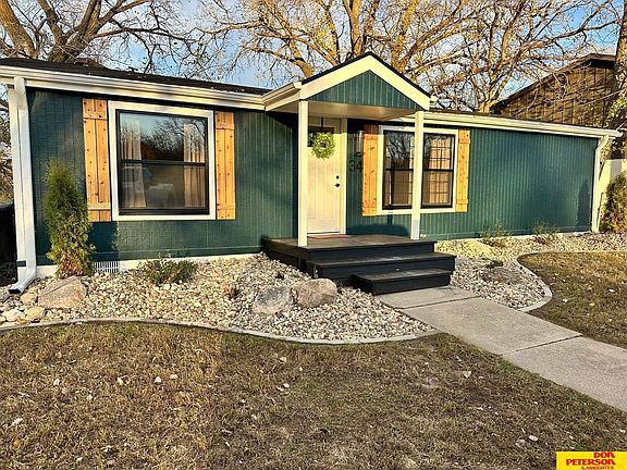 2nd image of 720 Boulevard St Lot 34
