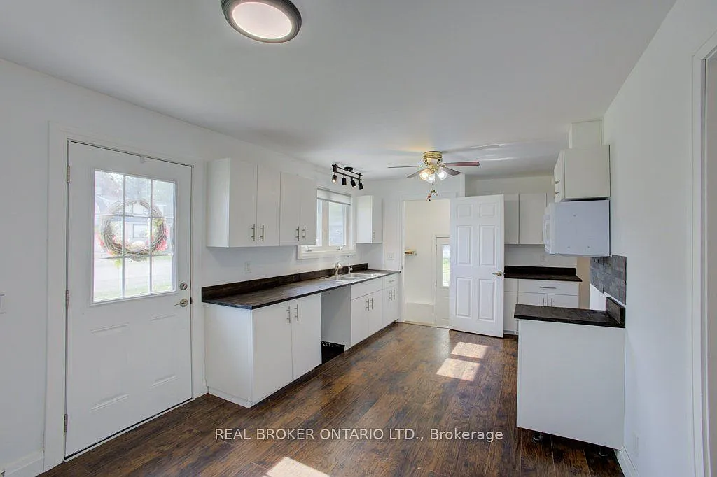 3 bed, $2,500 — Photo 3