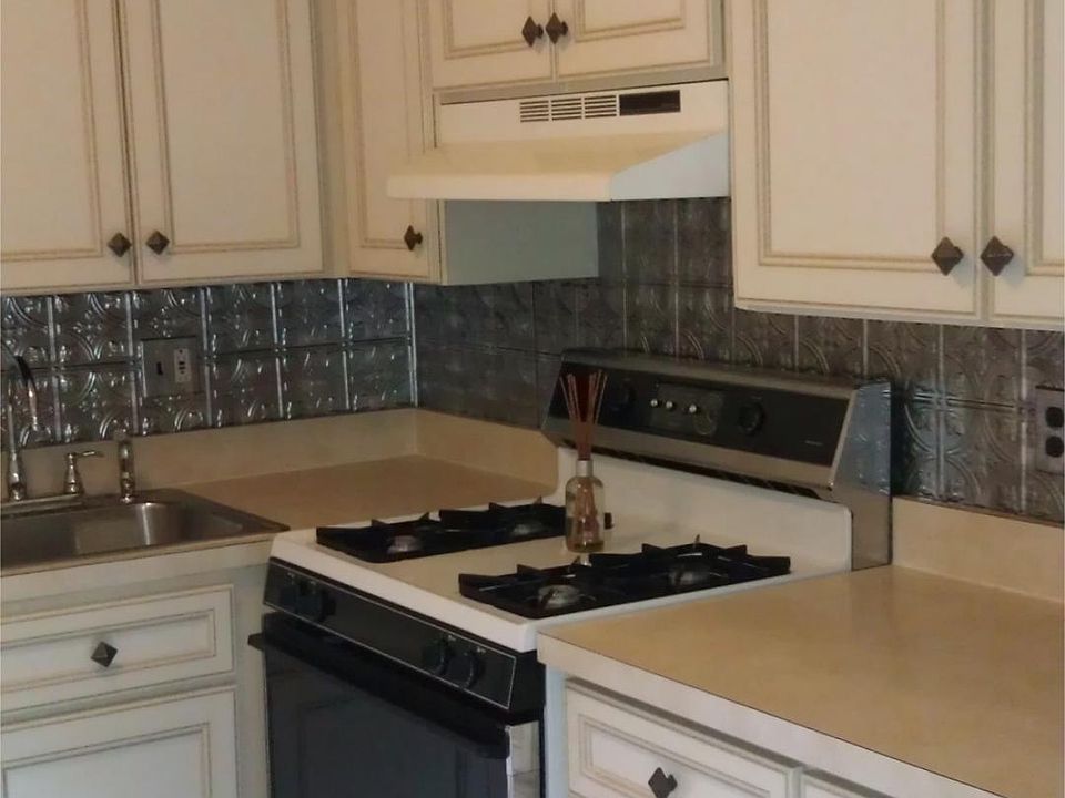 1108 Meadowview Ln Mont Clare PA 19453 Apartments For Rent Zillow