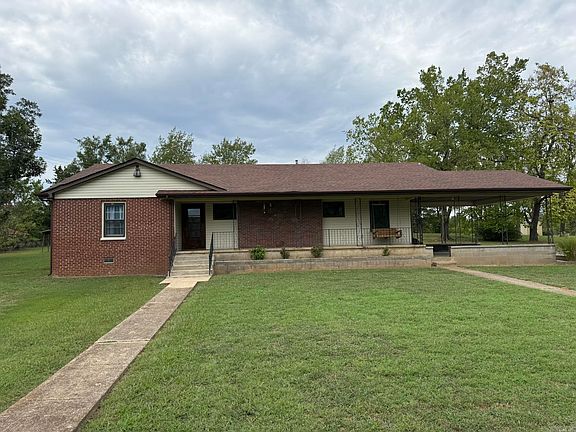 2nd image of 206 Pecan St