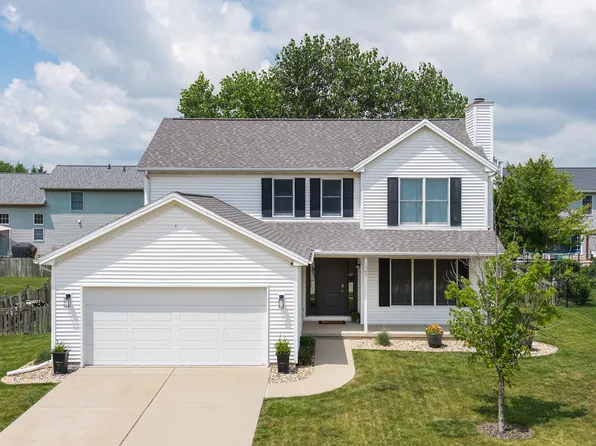 1503 Bear Creek Dr, Bloomington, IL 61704