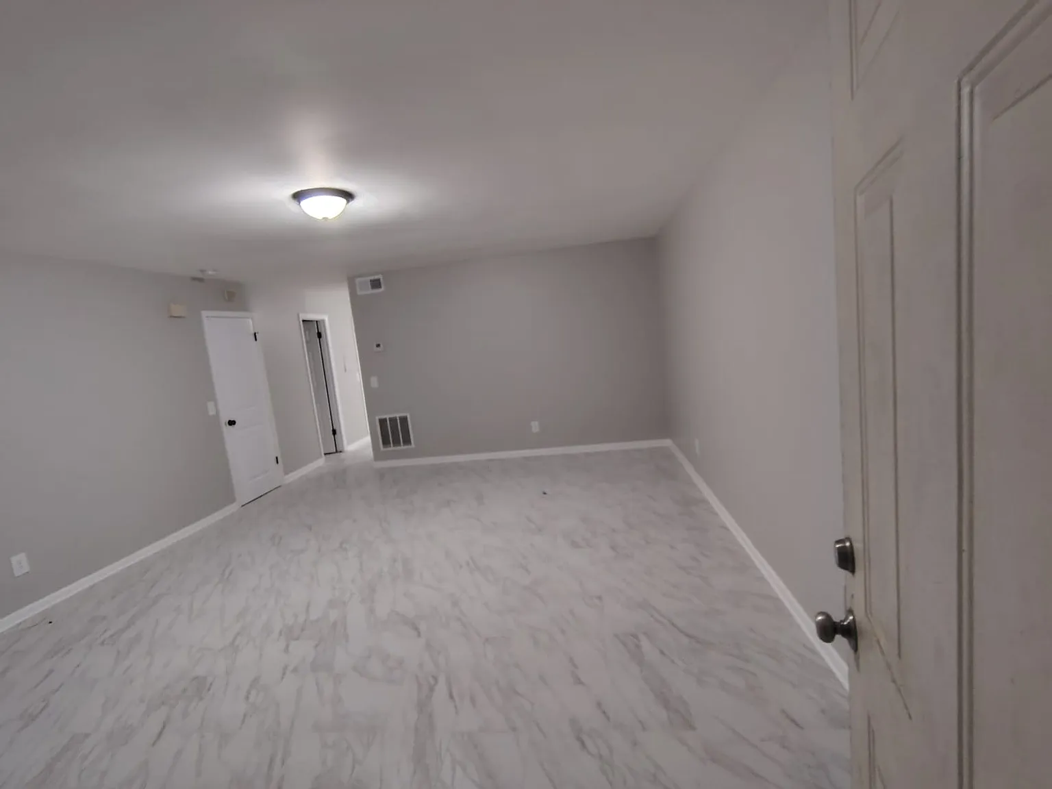 3 bed, 1.5 bath, 1340 sqft, $1,740 — Photo 3