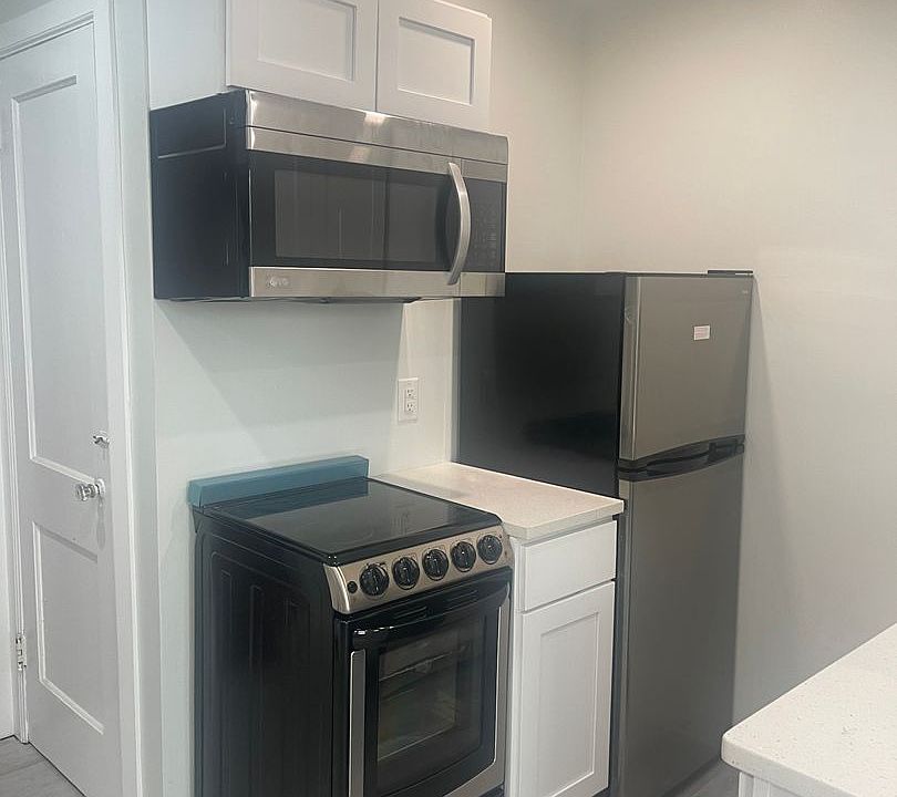 1st image of 4107 Chester Ave APT 3K