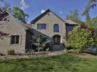 15 Robinson Ct, North Haledon, NJ 07508