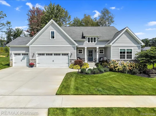 1179 Timberleaf Dr, Brighton, MI 48114