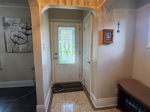 4th image of 189 Tower Dr