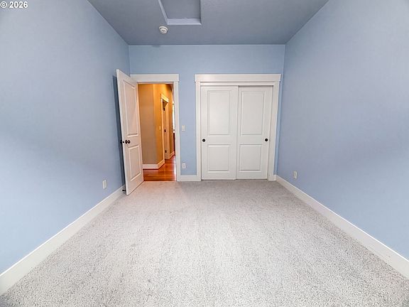 5th image of 39570 Wall St