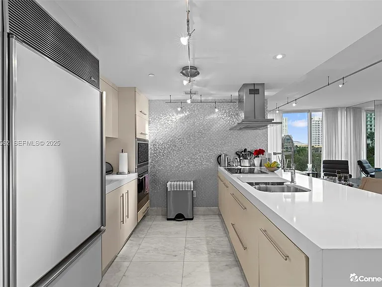 495 Brickell Ave #501 — Photo 3