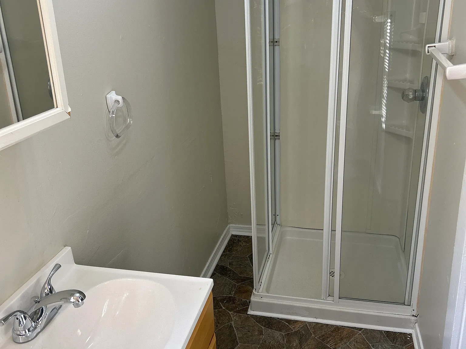 2 bed, $900 — Photo 3
