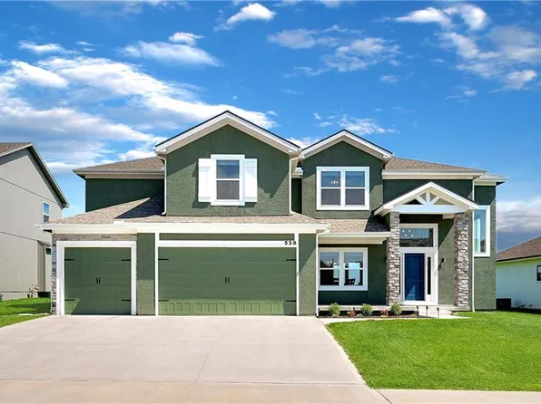 528 SE Carter Rd, Lees Summit, MO 64082