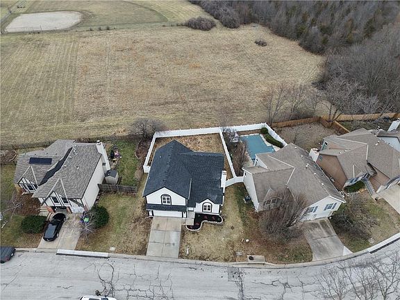 4th image of 12602 Fountain Lake Dr