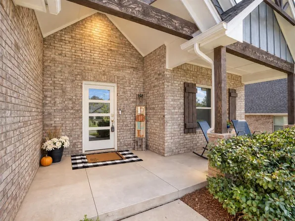8708 Stark St, Edmond, OK 73007