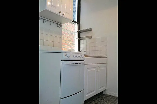 Rented by Authentic Realty | media 10