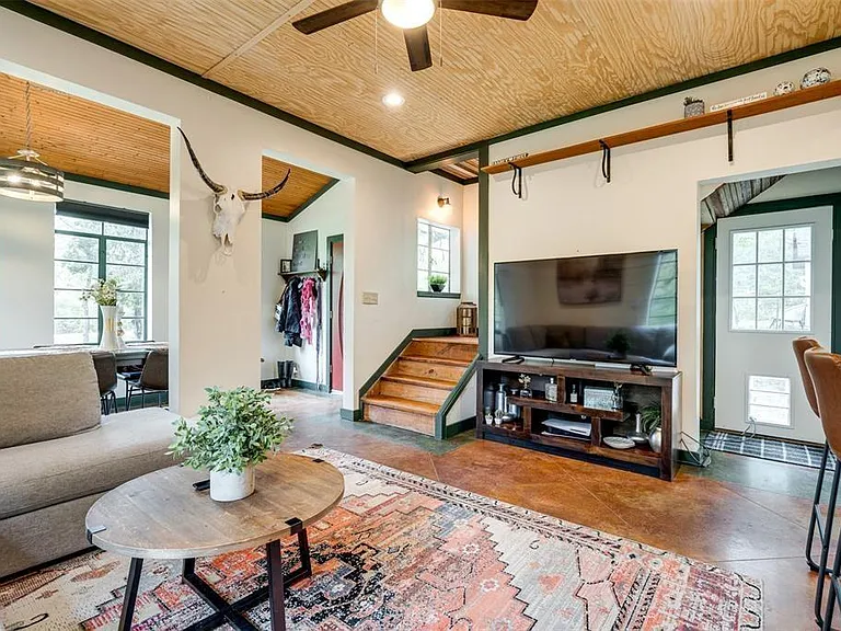 112 Boulder Ln — Photo 36