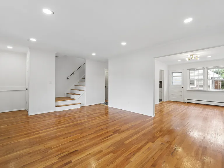 81 Cortlandt Pl — Photo 4