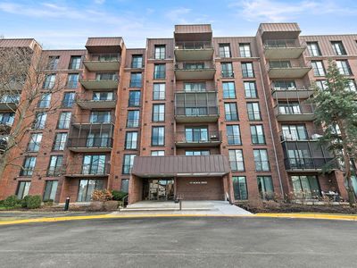 111 Acacia Dr APT 210, Indian Head Park, IL, 60525