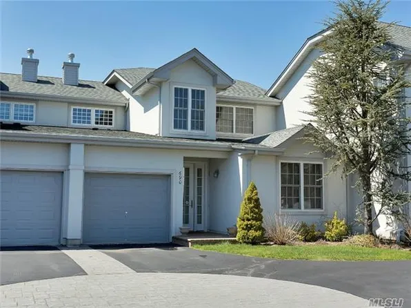 690 Balfour Pl, Melville, NY 11747