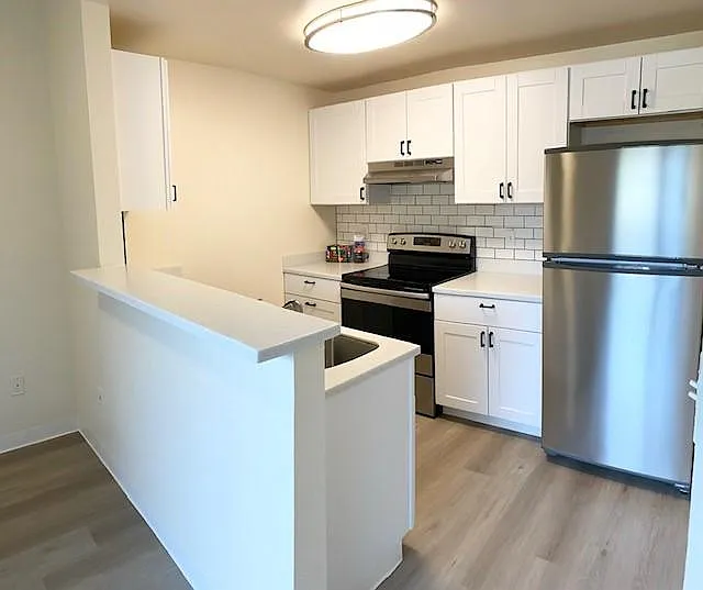 Westhampton Apartments — Photo 26