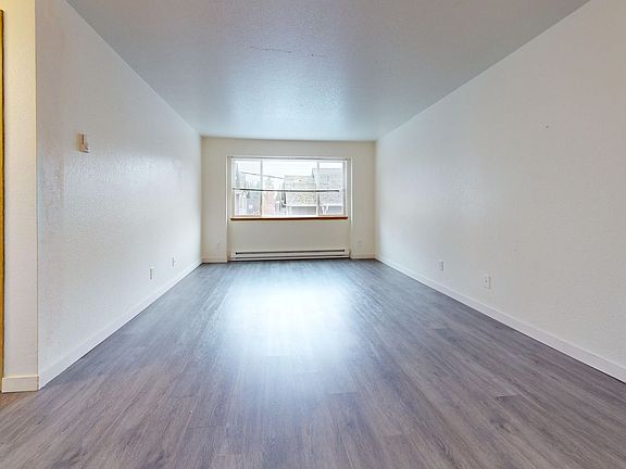 3rd image of 13826 Greenwood Ave N #17435254