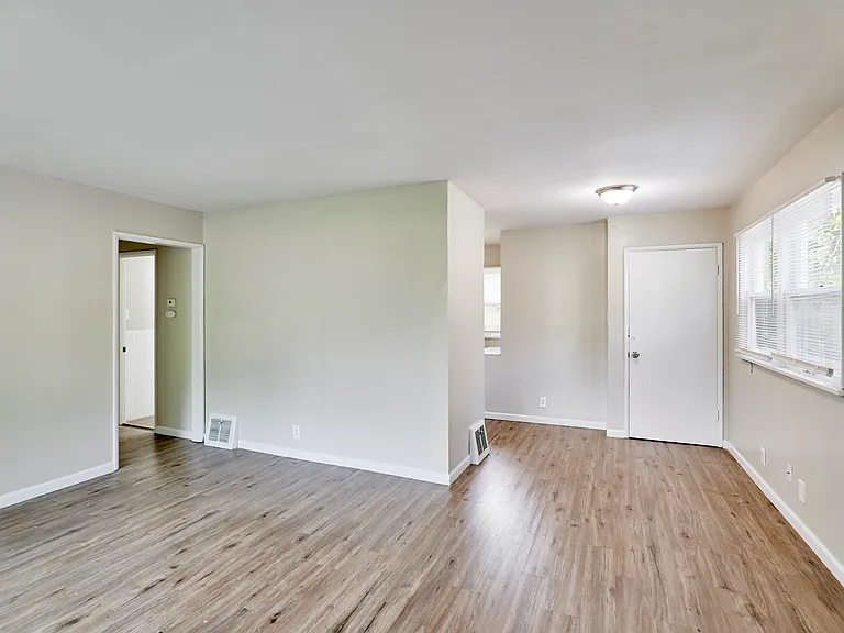 1658 Kappel Dr — Photo 6