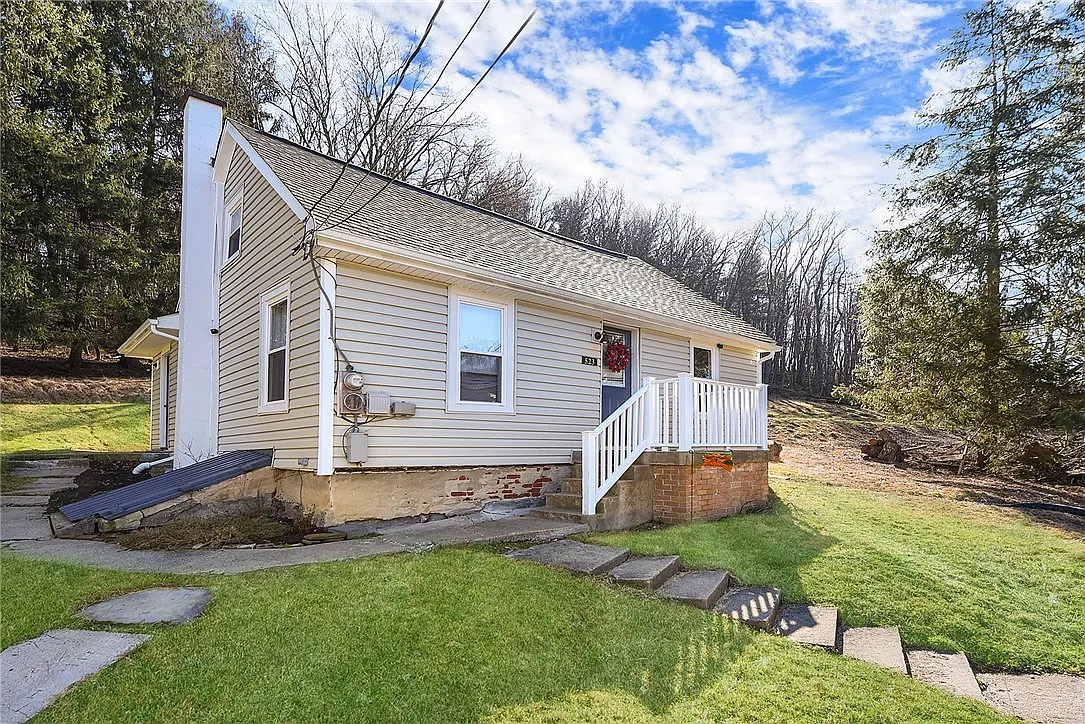 523 Pattison Street Ext photo 1