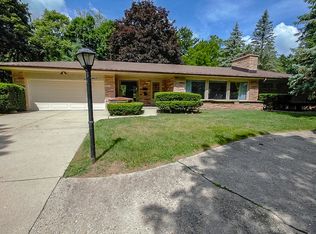 2411 S 118th St, West Allis, WI 53227