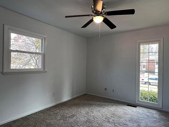 4th image of 2910 Stoneleigh Dr