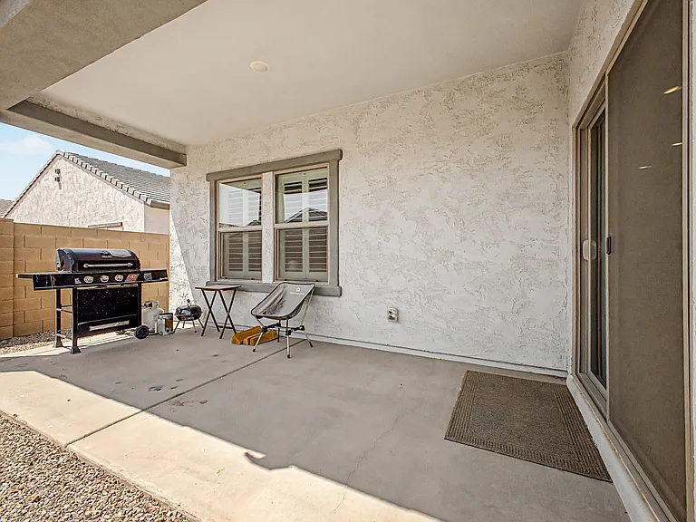 Backyard ( Grill)