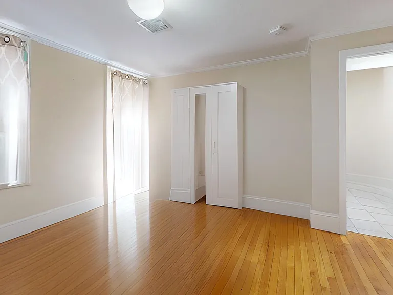 18 Salem St #2 — Photo 6