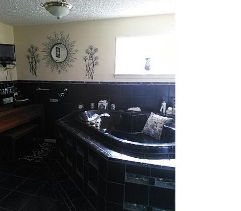 2nd image of 22190 Marlow St