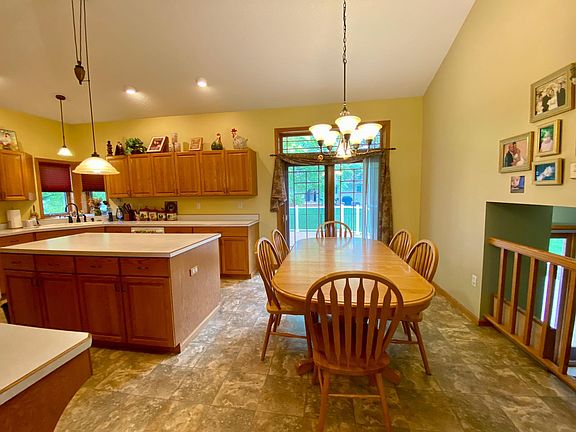 5th image of 1454 12th Street Ct E