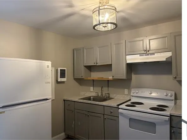 423 N 62nd St Floor 2, Philadelphia, PA 19151