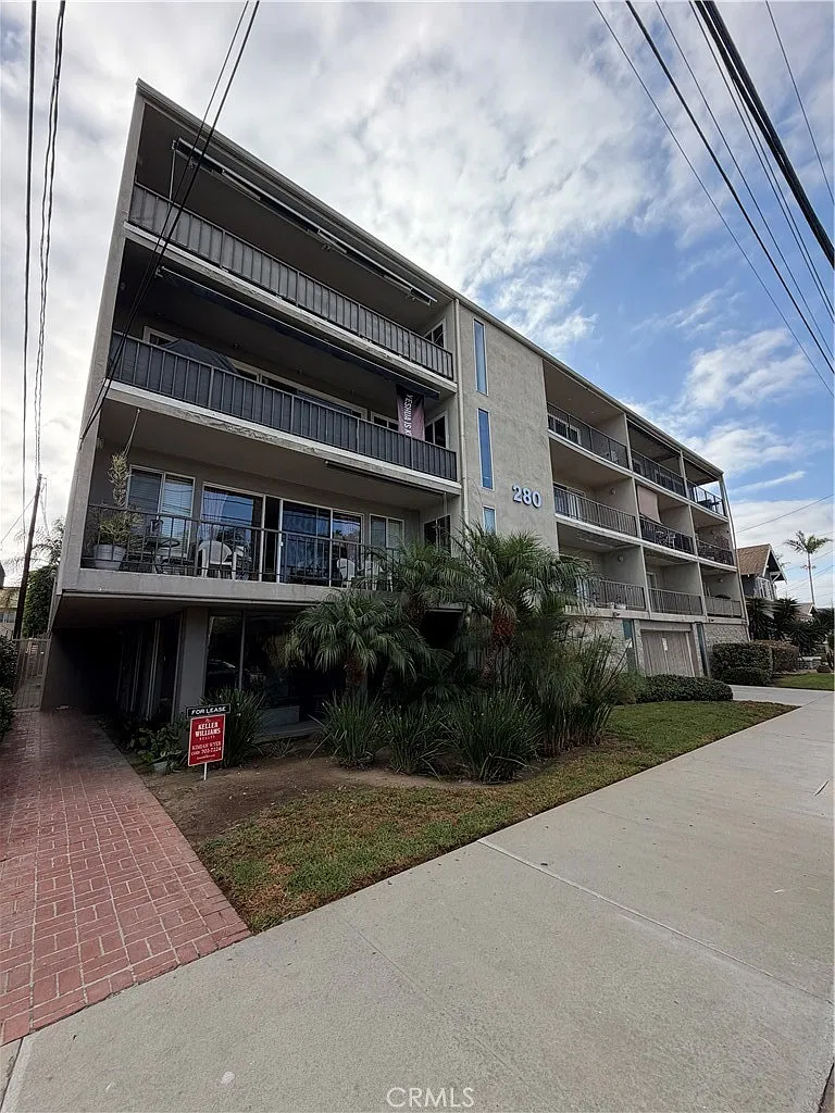 1 bed, 768 sqft, $2,200 — Photo 1