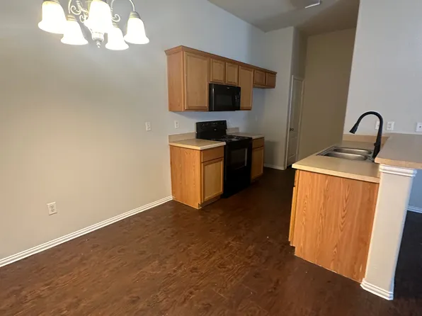 946 Sylvia St, Weatherford, TX 76086