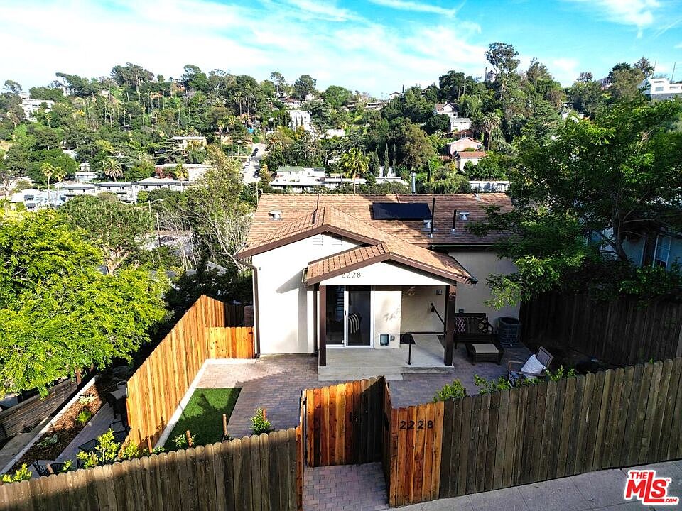 2nd image of 2226 Oak Glen Pl