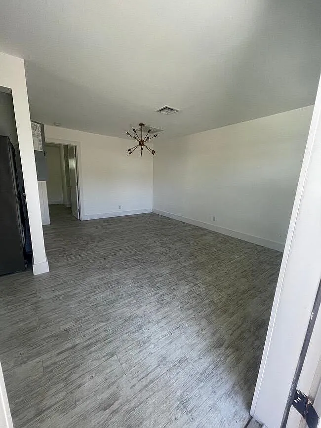 1 bed, 1100 sqft, $1,800 — Photo 1