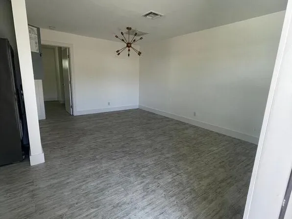 35 SW 6th St, Dania, FL