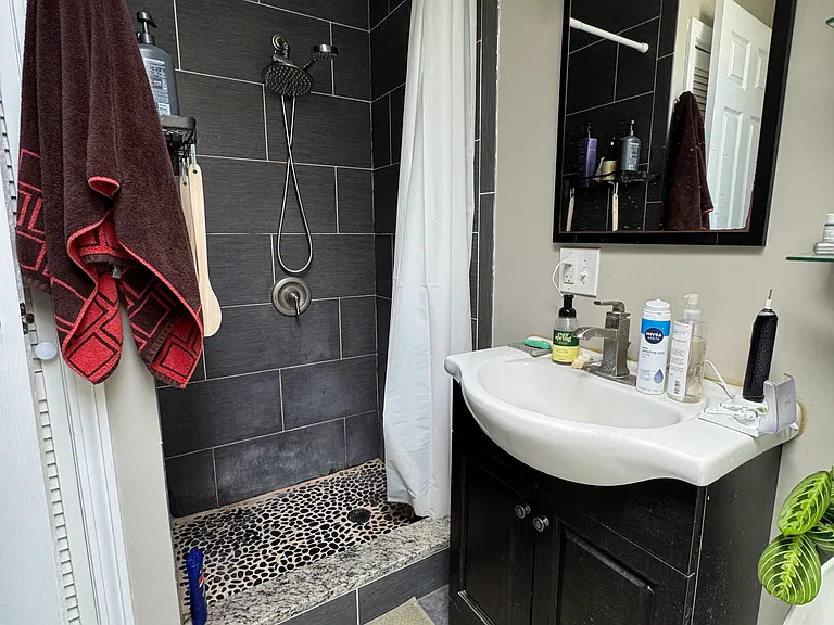 108 7th St #2 — Photo 8