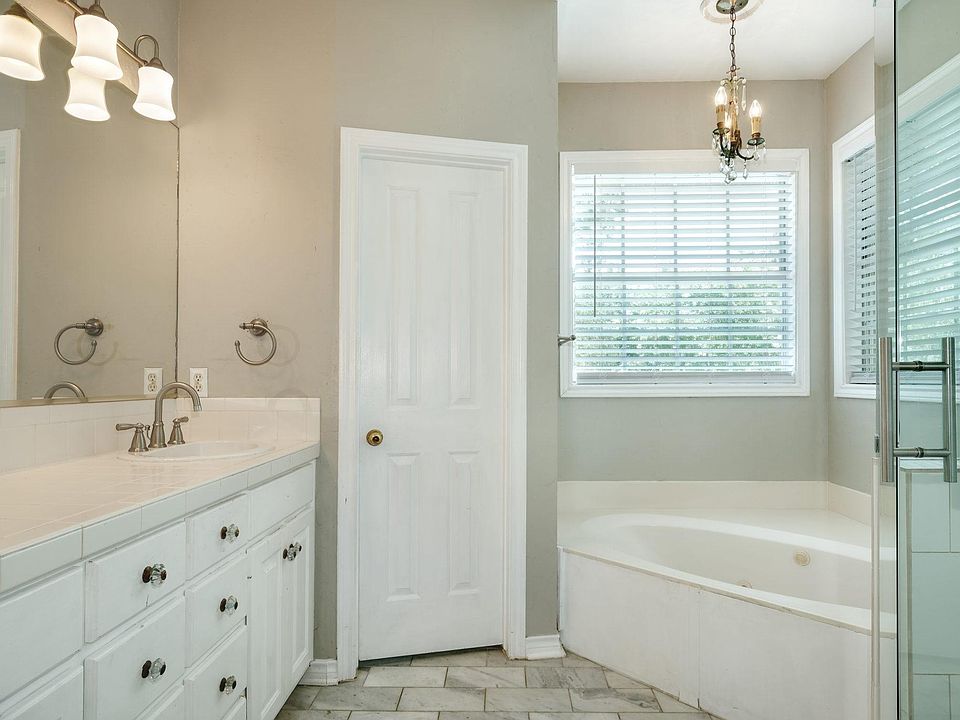 1629 Chesterwood Cv, Austin, TX 78746 | Zillow