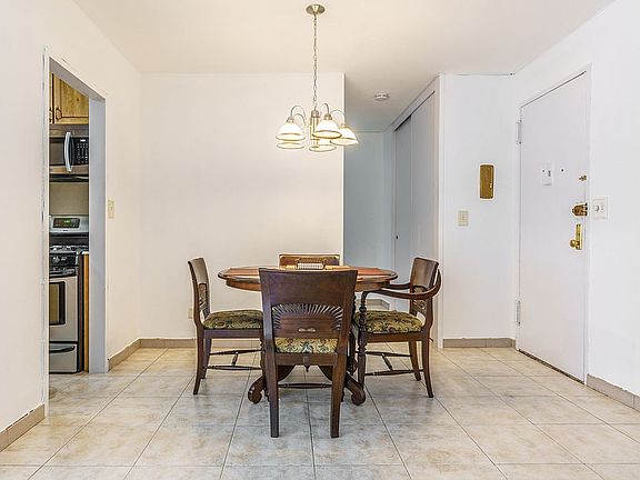 5th image of 2928 W 5th St APT 11G