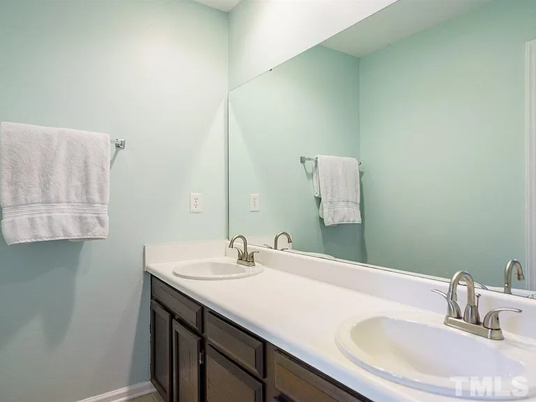 306 Silverberry Ct — Photo 15