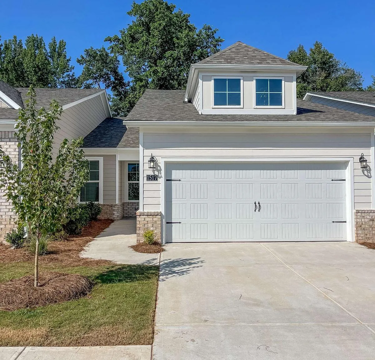 3 bed, 2.0 bath, 1519 sqft, $2,295 — Photo 1