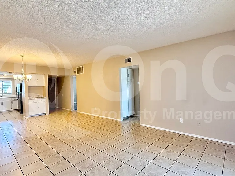 10828 N Biltmore Dr #212 — Photo 7