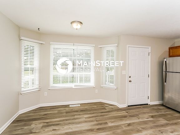 5th image of 254 Drake Dr