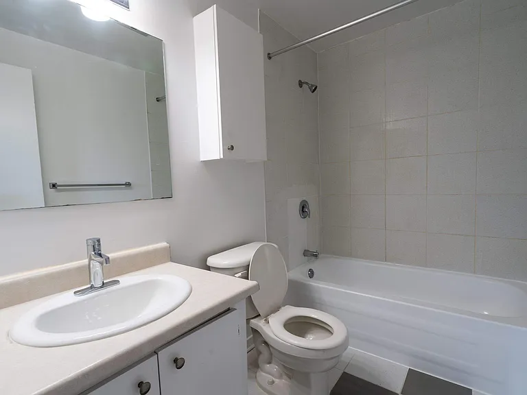 283 Maclaren St — Photo 9