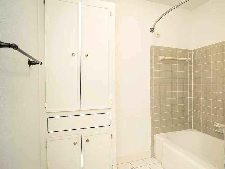 4522 Briarbend Dr — Photo 7