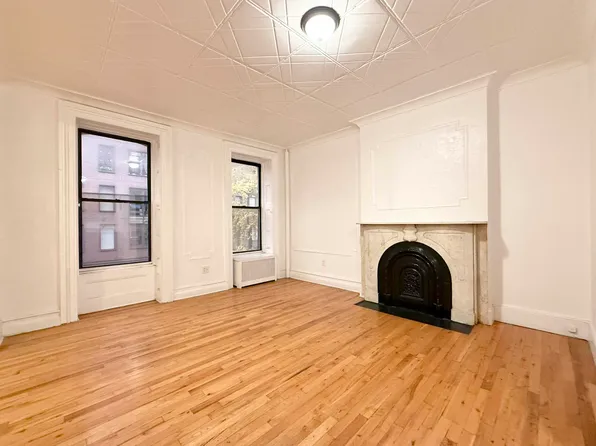 542 Pacific Street image 9 of 11