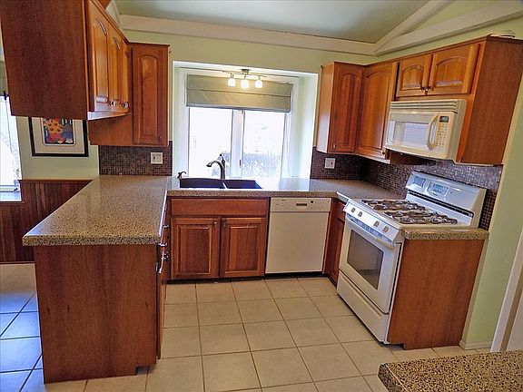3rd image of 5344 Surrey Pl SE