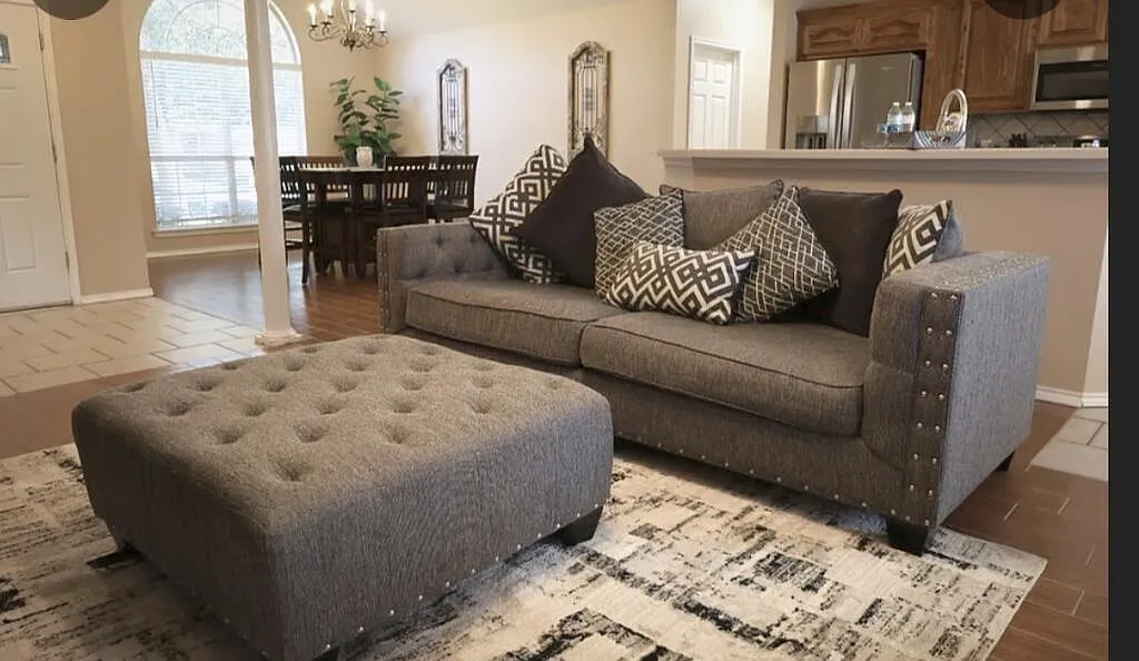 3 bed, 2.0 bath, 1726 sqft, $4,950 — Photo 2