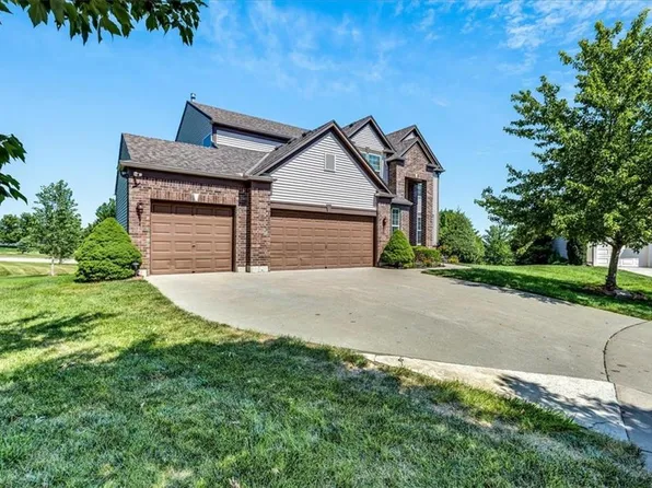 9315 Kenton St, Lenexa, KS 66227